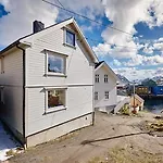 House Kapellbakken 3 Bedrooms With Sea View