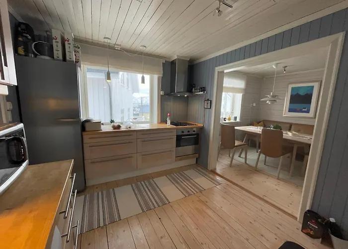 Holiday home House Kapellbakken 3 Bedrooms With Sea View *